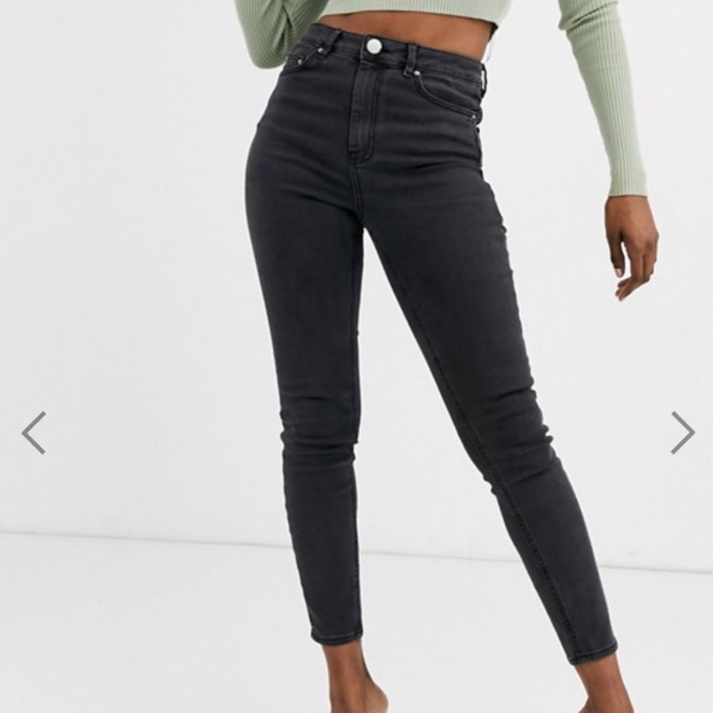 High-rise Ultra-skinny jeans in Washed Black